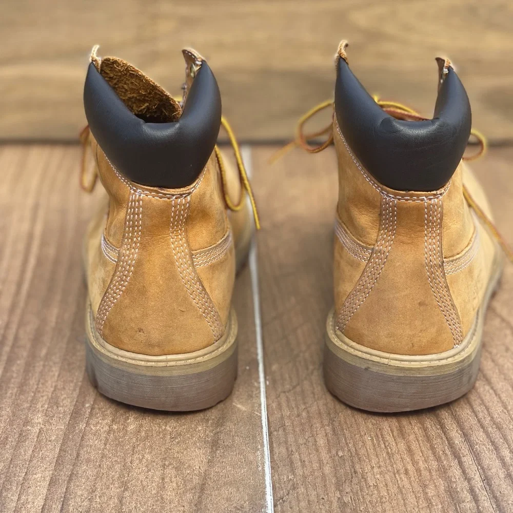 TIMBERLAND  WATERPROOF BOOTS Size 4M. No Box 12909
